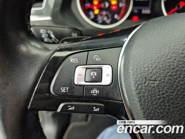 Volkswagen Tiguan (II) 2.0 TDI Premium 2020 — фото 19
