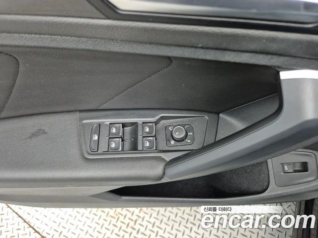 Volkswagen Tiguan (II) 2.0 TDI Premium 2020 — фото 22