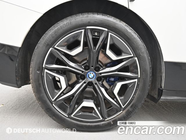 BMW iX xDrive40 First Edition 2022 — фото 5