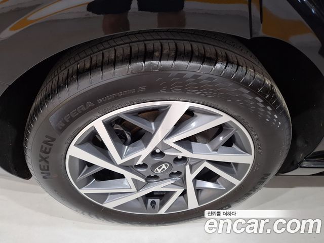 Hyundai Grandeur (GN7) 2,5 Gasoline 2WD Exclusive 2023 — фото 19