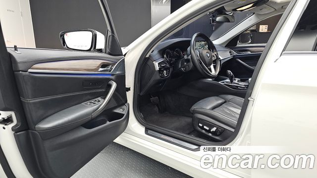 BMW 5 Series (G30) 530i Luxury Plus 2018 — фото 10