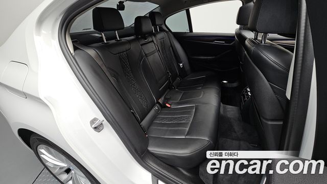 BMW 5 Series (G30) 530i Luxury Plus 2018 — фото 15