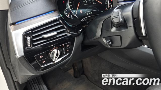 BMW 5 Series (G30) 530i Luxury Plus 2018 — фото 24