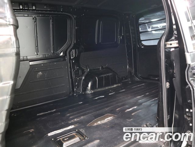 Hyundai Staria Cargo 3-Seater Smart 2022 — фото 10