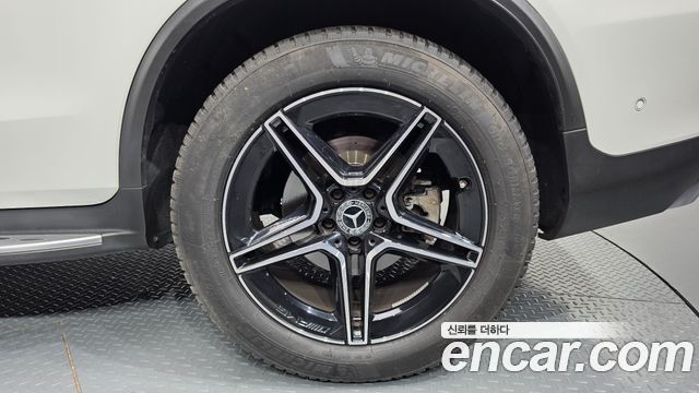 Mercedes-Benz GLC-Class (X253) GCL300 4MATIC Coupe 2023 — фото 21