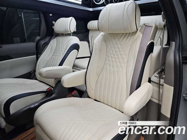 Kia Carnival (IV) HEV 9-Seater Hi-Limousine (Special vehicle) 2024 — фото 7