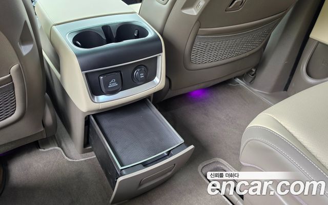 Kia Carnival (IV) HEV 9seater Signature 2024 — фото 16