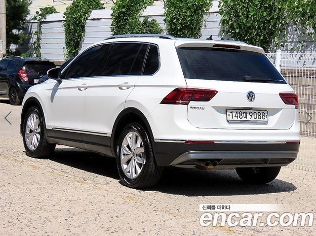 Volkswagen Tiguan (II) 2.0 TDI Premium 2020 — фото 3