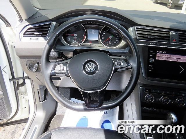 Volkswagen Tiguan (II) 2.0 TDI Premium 2020 — фото 8