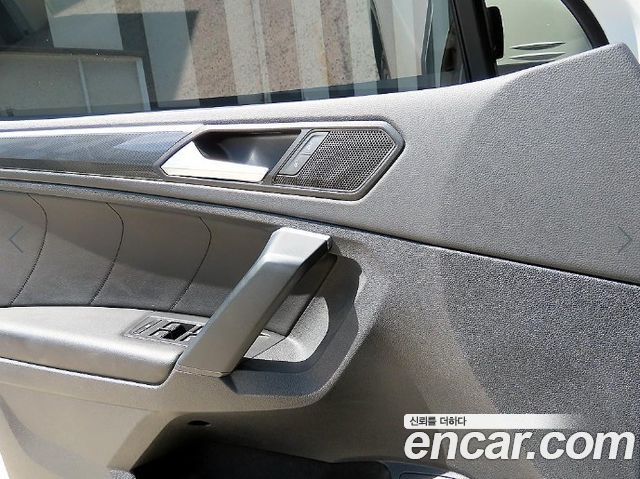 Volkswagen Tiguan (II) 2.0 TDI Premium 2020 — фото 15