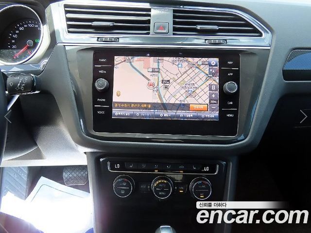 Volkswagen Tiguan (II) 2.0 TDI Premium 2020 — фото 16