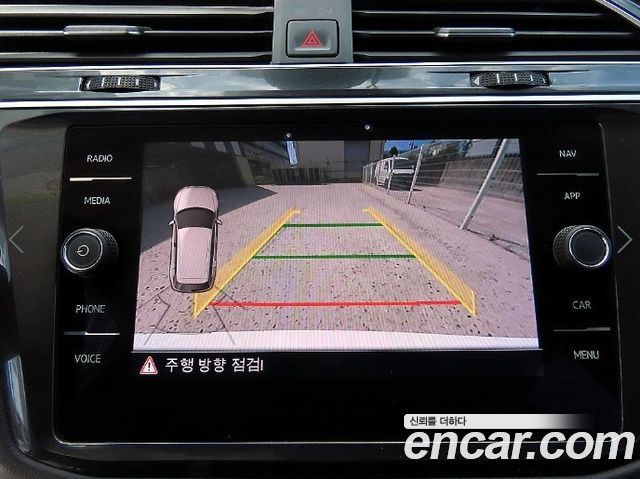 Volkswagen Tiguan (II) 2.0 TDI Premium 2020 — фото 18