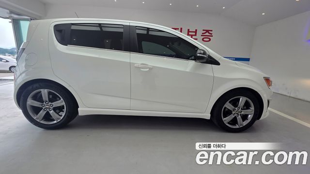 Chevrolet Aveo Hatchback 1.4 Turbo RS 2014 — фото 4
