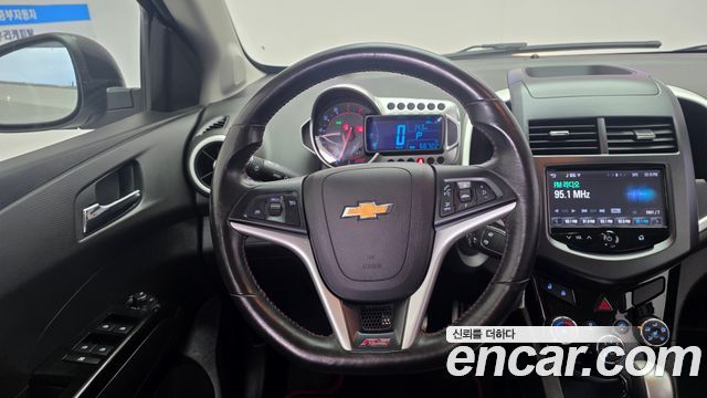 Chevrolet Aveo Hatchback 1.4 Turbo RS 2014 — фото 16