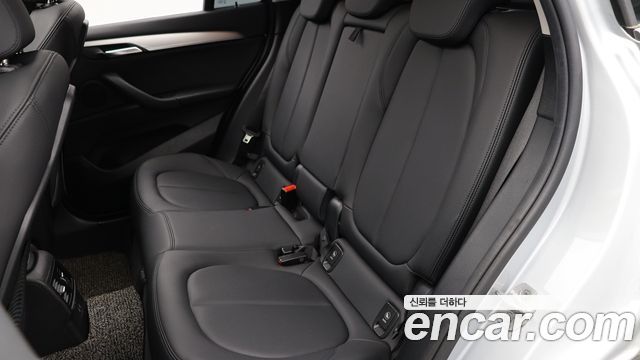 BMW X1 (F48) xDrive 20i Advantage 2020 — фото 15