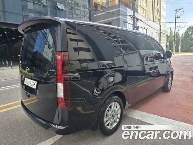 Hyundai Staria Tourer 11-Seater Modern 2025 — фото 21