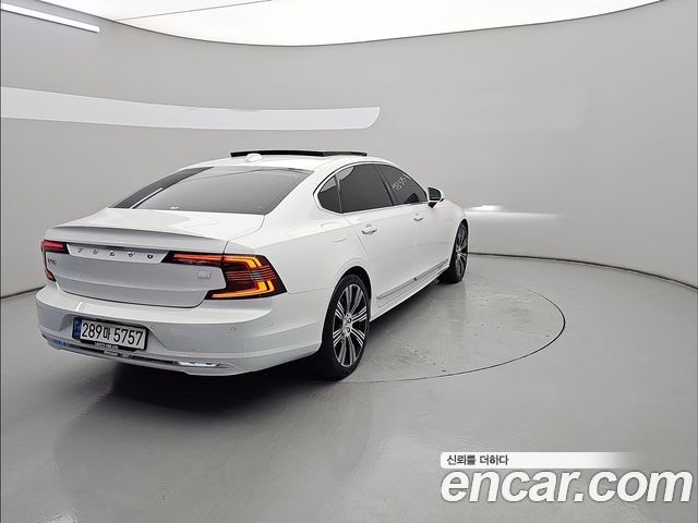 Volvo S90 T8 AWD Ultimate Bright 2023 — фото 2