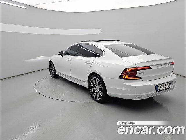 Volvo S90 T8 AWD Ultimate Bright 2023 — фото 4
