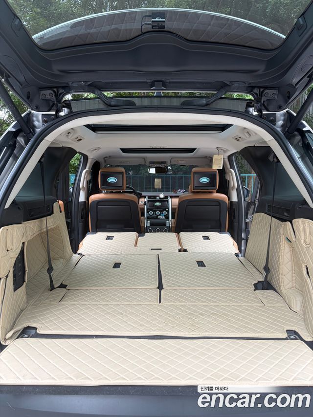 Land Rover Discovery 5 3.0 TD6 HSE Luxury 2017 — фото 9