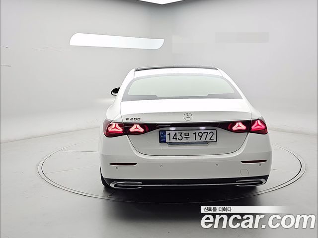 Mercedes-Benz E-Class (W214) E200 Avantgarde 2024 — фото 2