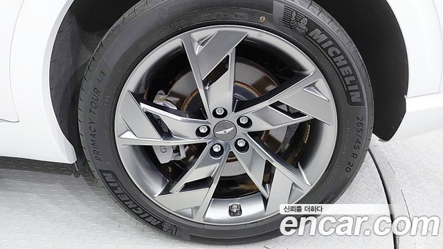 Genesis Electrified (GV70) e-AWD 2022 — фото 10