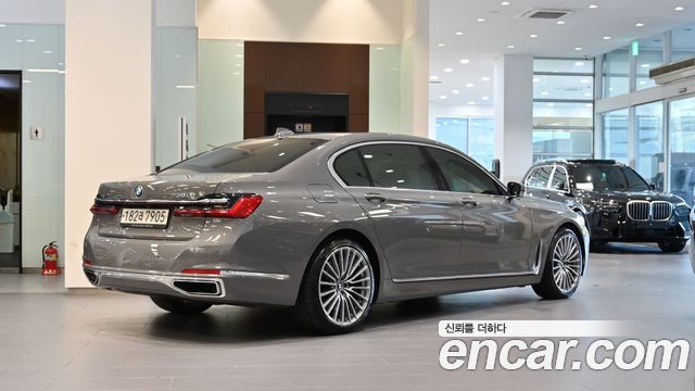 BMW 7 Series (G11) 730d xDrive Design Pure Excellence 2021 — фото 4