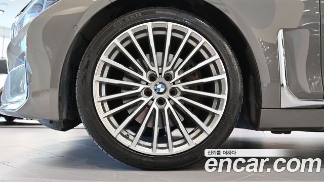 BMW 7 Series (G11) 730d xDrive Design Pure Excellence 2021 — фото 5