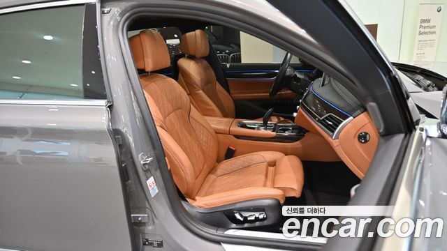 BMW 7 Series (G11) 730d xDrive Design Pure Excellence 2021 — фото 17