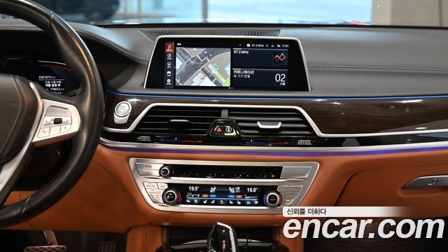 BMW 7 Series (G11) 730d xDrive Design Pure Excellence 2021 — фото 22