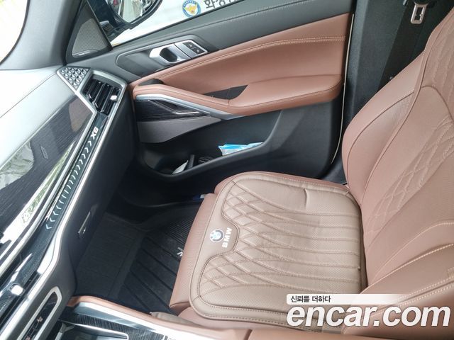 BMW X6 (G06) xDrive40i M Sport 2024 — фото 8