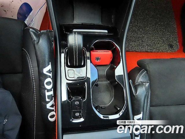 Volvo XC40 T4 R-Design 2020 — фото 9