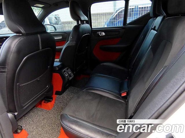 Volvo XC40 T4 R-Design 2020 — фото 15