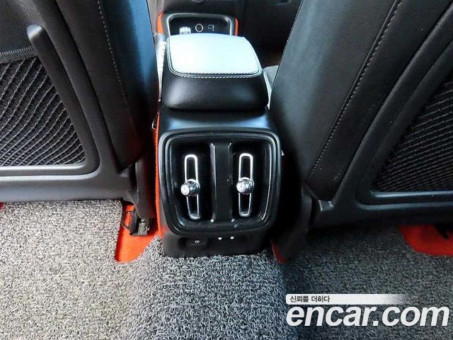 Volvo XC40 T4 R-Design 2020 — фото 22