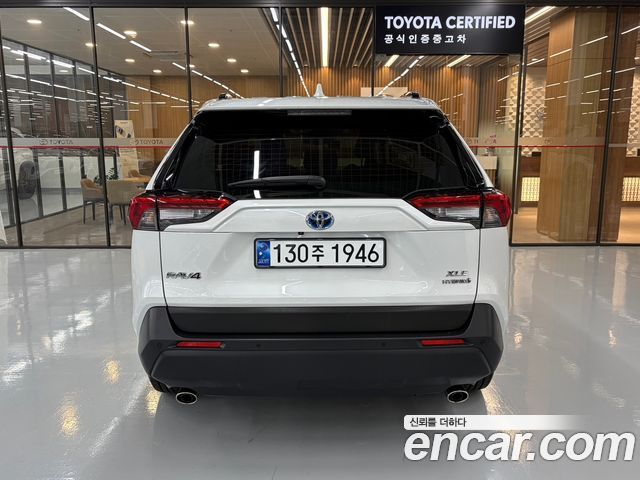 Toyota RAV4 (V) 2.5 2WD Hybrid XLE 2023 — фото 4