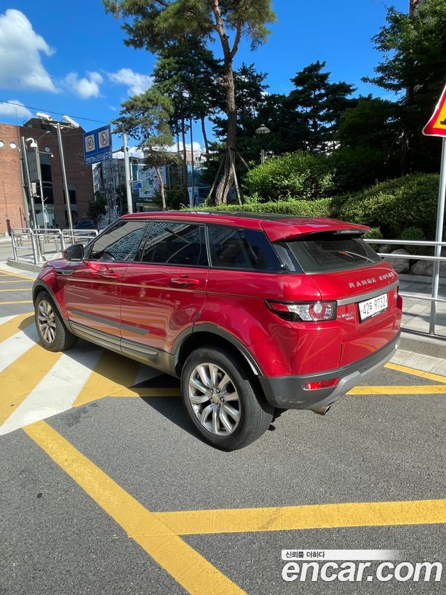 Land Rover Range Rover Evoque 2.2 SD4 Pure 2015 — фото 2