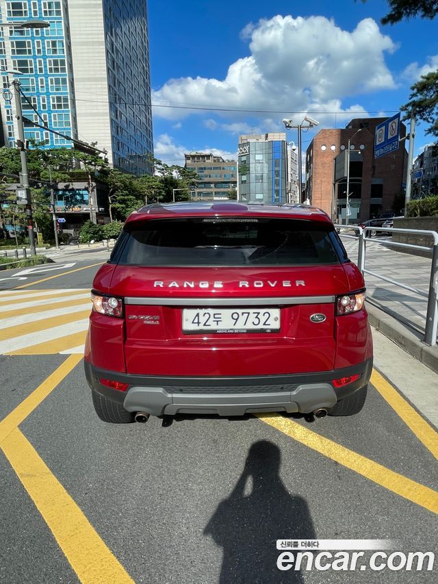 Land Rover Range Rover Evoque 2.2 SD4 Pure 2015 — фото 4