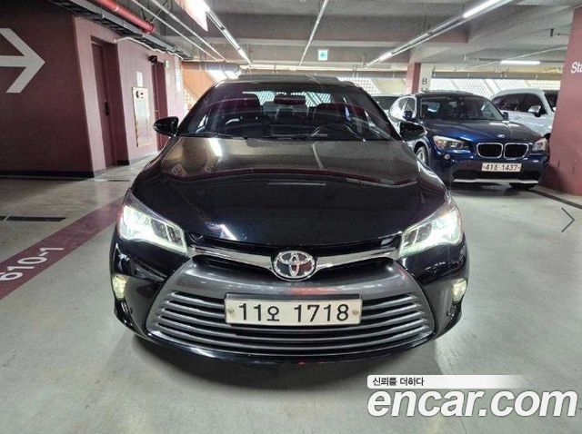 Toyota Camry 2.5 XLE 2015 — фото 2