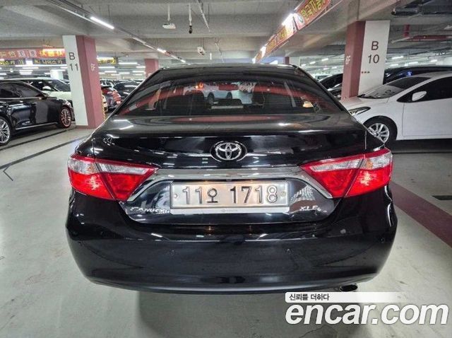 Toyota Camry 2.5 XLE 2015 — фото 3