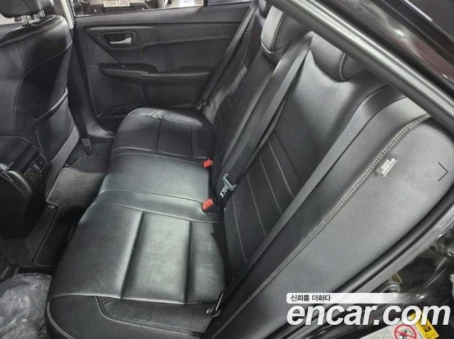 Toyota Camry 2.5 XLE 2015 — фото 6