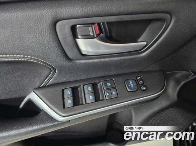 Toyota Camry 2.5 XLE 2015 — фото 8