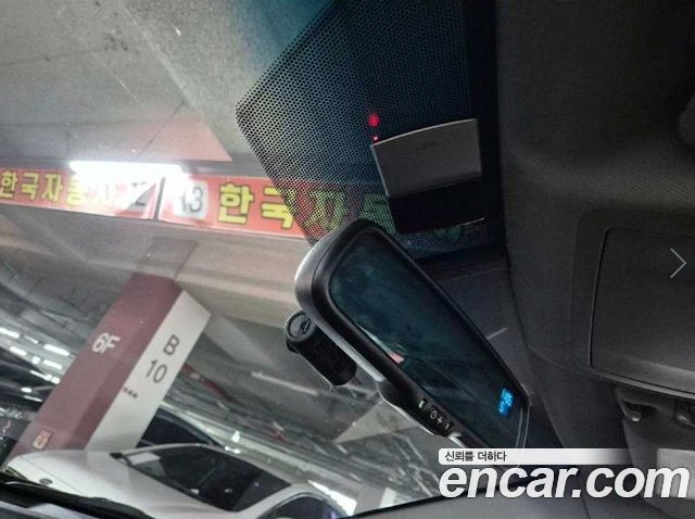 Toyota Camry 2.5 XLE 2015 — фото 20