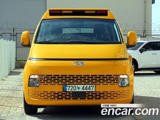 Hyundai Staria L3.5  Kinder Safety Car 15-Seater 2023 — фото 1