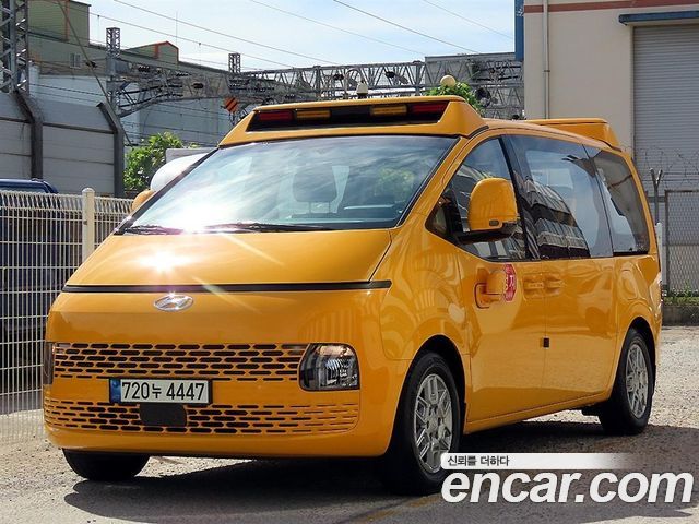 Hyundai Staria L3.5  Kinder Safety Car 15-Seater 2023 — фото 2