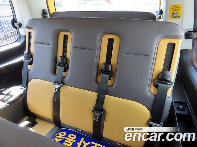 Hyundai Staria L3.5  Kinder Safety Car 15-Seater 2023 — фото 7