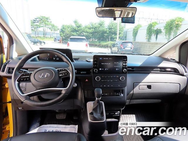 Hyundai Staria L3.5  Kinder Safety Car 15-Seater 2023 — фото 8