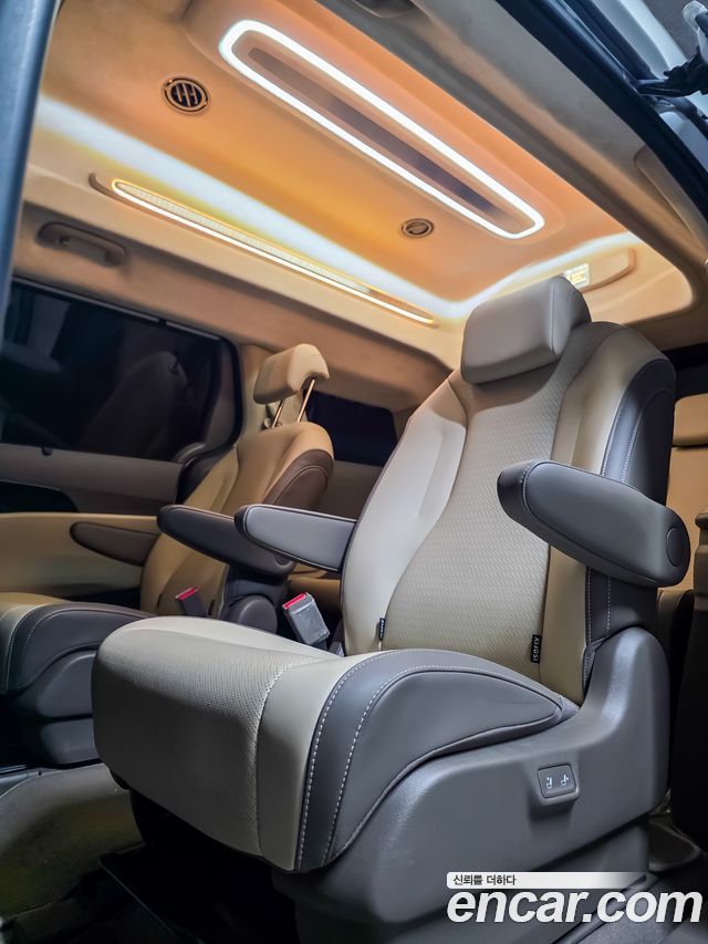 Kia Carnival (IV) Gasoline 9-Seater Hi Limousine (7-seater Limousine(Special vehicle) 2024 — фото 5