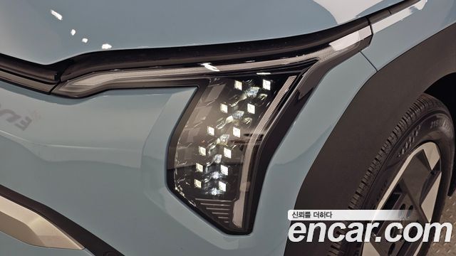 Kia EV3 Standard 2WD Earth 2025 — фото 22