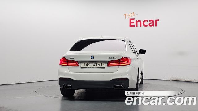 BMW 5 Series (G30) 520d xDrive M Sport Package Plus 2017 — фото 4