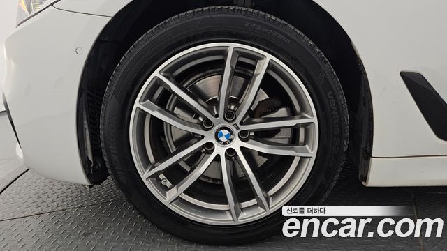 BMW 5 Series (G30) 520d xDrive M Sport Package Plus 2017 — фото 5
