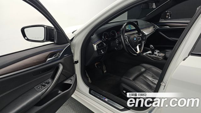 BMW 5 Series (G30) 520d xDrive M Sport Package Plus 2017 — фото 11